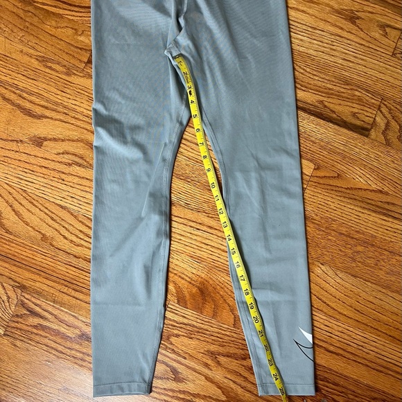 Nike Dri-Fit Gray Leggings - Picture 7 of 10